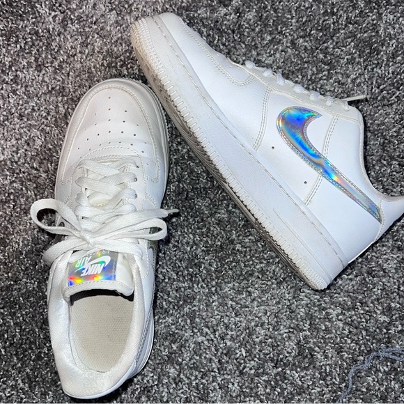 Chrome Nikes light wear small creasing - Picture 7 of 7